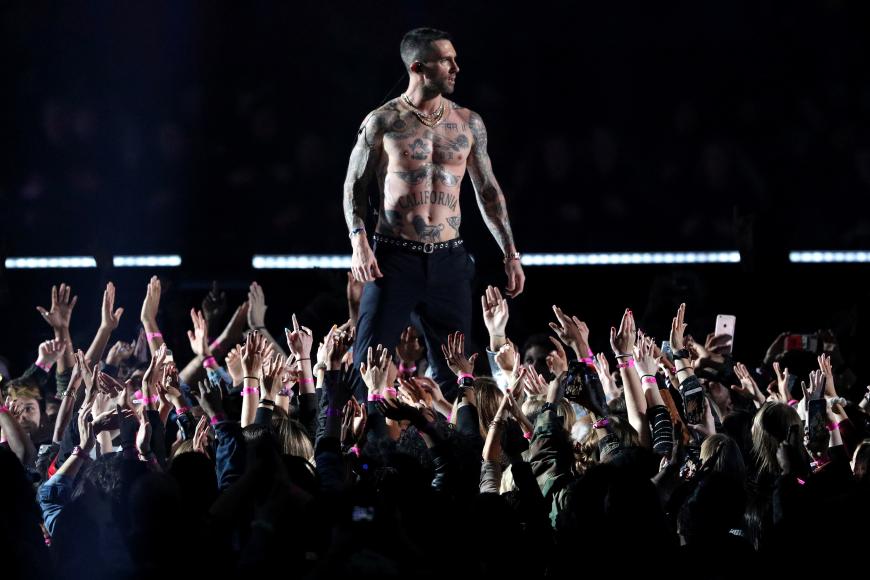 Besonders die schlechte Resonanz auf seinen diesjährigen “Superbowl“-Auftritt war für den “Maroon 5“-Frontmann ein herber Schlag.