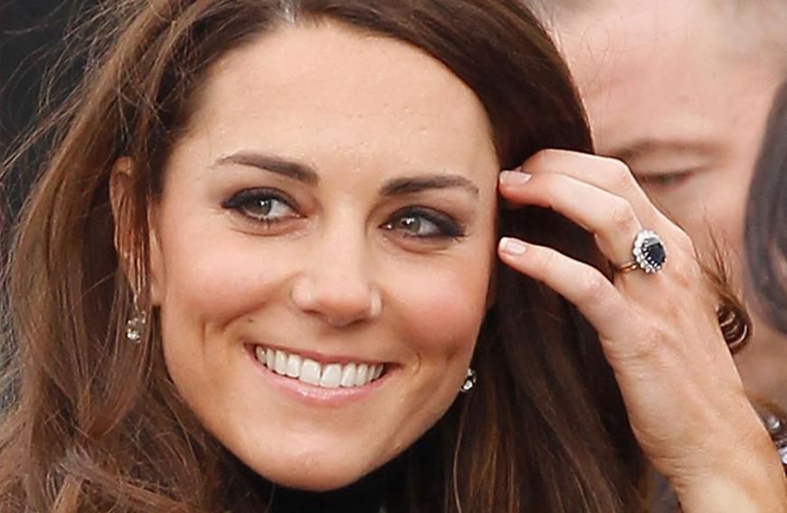 Seither trägt Kate den Ring stolz.