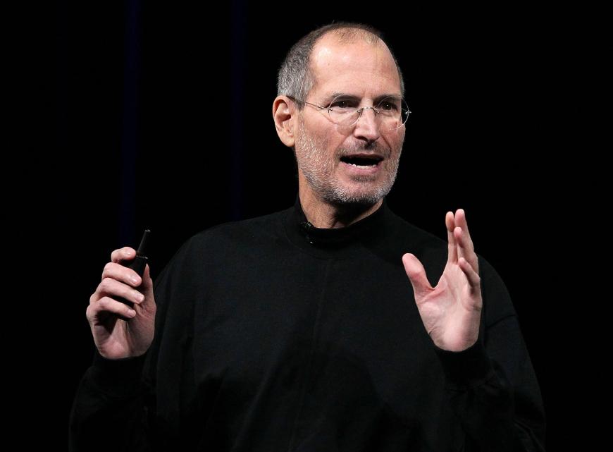 Bis jetzt hielten alle Steve Jobs für tot. Nun ist ein Foto aufgetaucht, das einen Mann zeigt, der ihm erstaunlich ähnlich sieht.