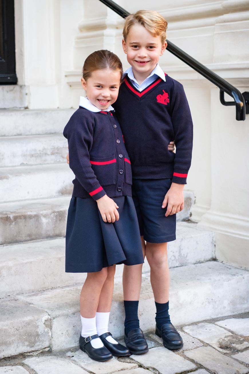 Awww, da ist es: Das offizielle Einschulungs-Bild von Prinzessin Charlotte und ihrem Bruder George kurz vor ihrem ersten Schultag.