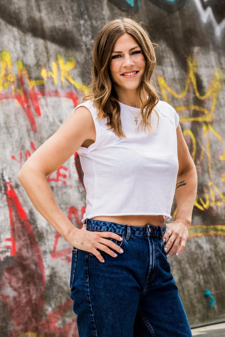 Nachdem in letzter Zeit in ihrem Leben einfach alles schiefgelaufen ist, entscheidet sich Saskia Beecks Rolle Alina dazu, Berlin zu verlassen.