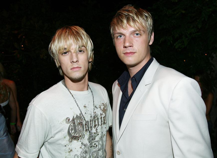 Was muss jetzt in “Backstreet Boy“-Star Nick Carter (r.) vorgehen? Erst kürzlich erklärt das Boyband-Mitglied über die sozialen Medien, dass er eine einstweilige Verfügung gegen seinen Bruder Aaron Carter anstreben will.