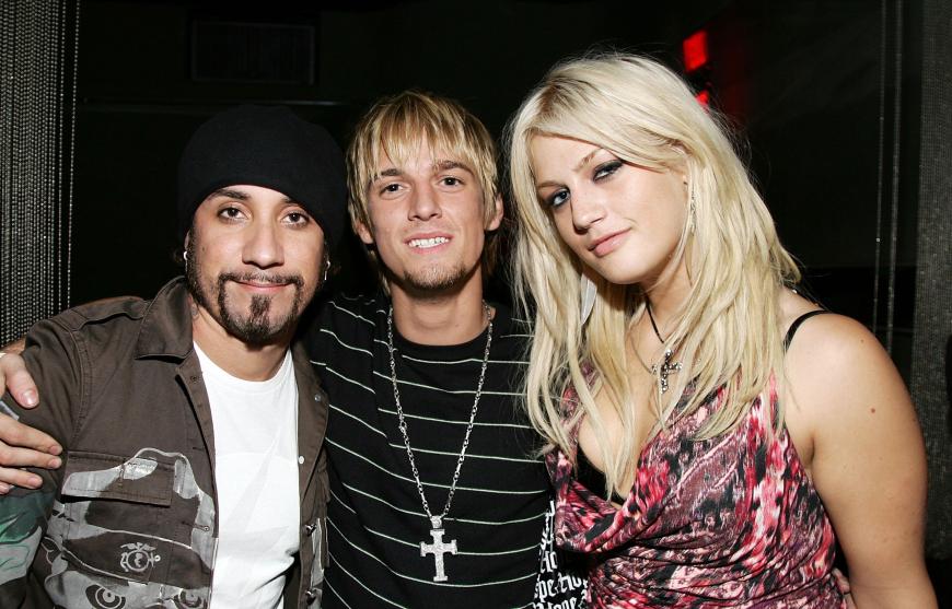 Unter anderem behauptet der 31-Jährige, seine 2012 verstorbene Schwester Leslie Carter habe ihn im Kindesalter vergewaltigt.