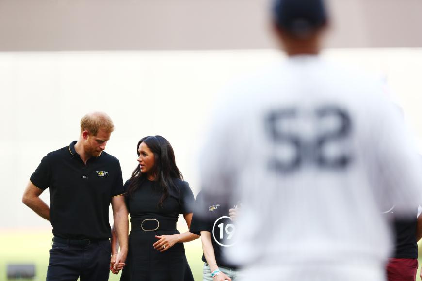 Ob das die richtige Entscheidung war? Herzogin Meghan und Prinz Harry reisten jetzt für einige Tage nach Italien ...