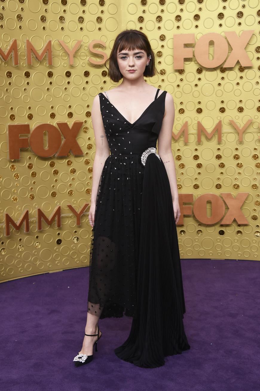 Maisie Williams in einem unaufgeregtem Outfit von JW Anderson. Wow!