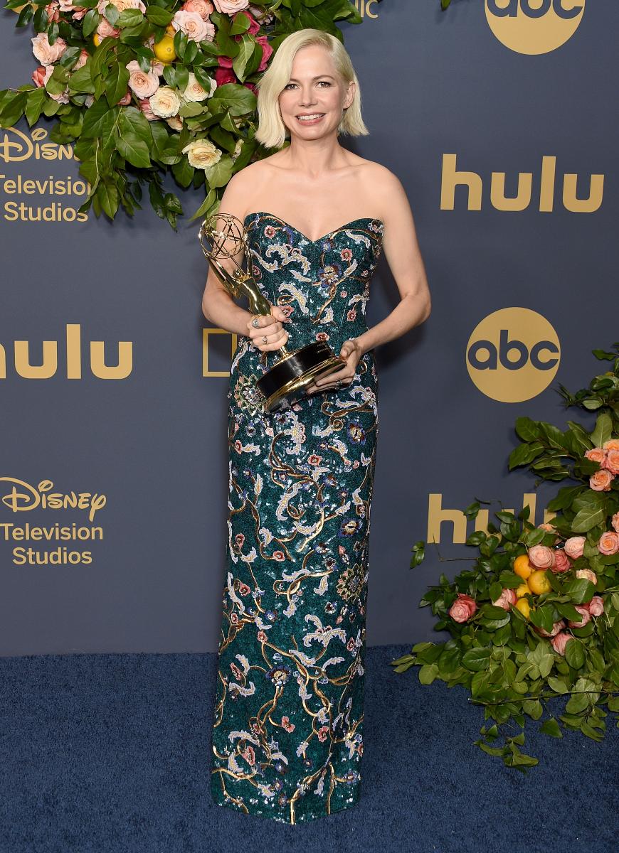 Michelle Williams darf sich in dieser Robe von Louis Vuitton über einen Emmy in der Kategorie