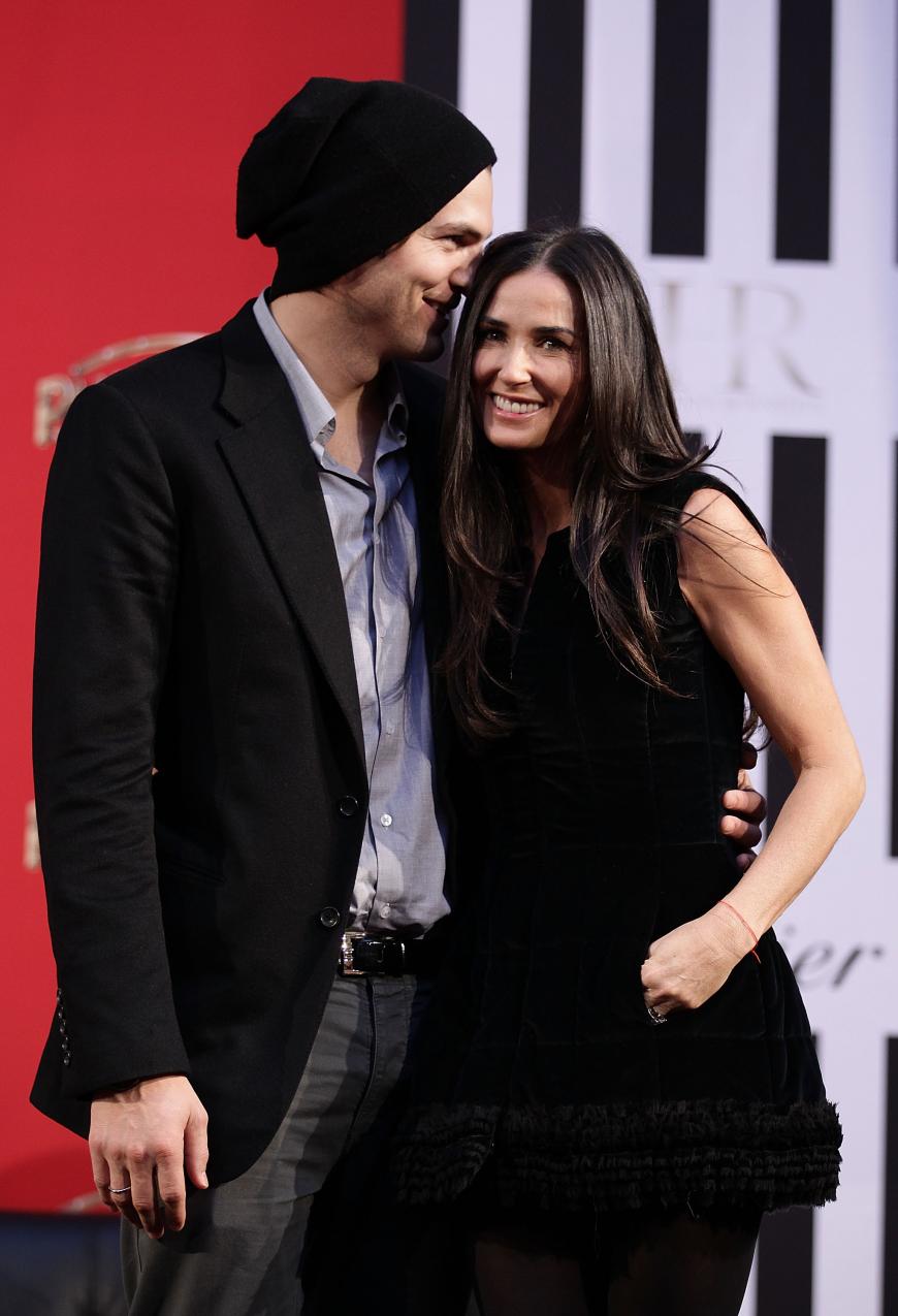Ihre Ehe mit Ashton Kutcher scheiterte. Sie verlor sein Baby, er betrog sie.