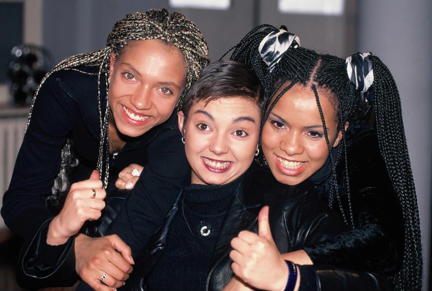 1997 kam es bei einer Pressekonferenz zu einer öffentlichen Zicken-Schlacht. Lee, Jazzy und Ricki beschimpfen sich gegenseitig. Das Ende vom Lied: Tic Tac Toe ging getrennte Wege.