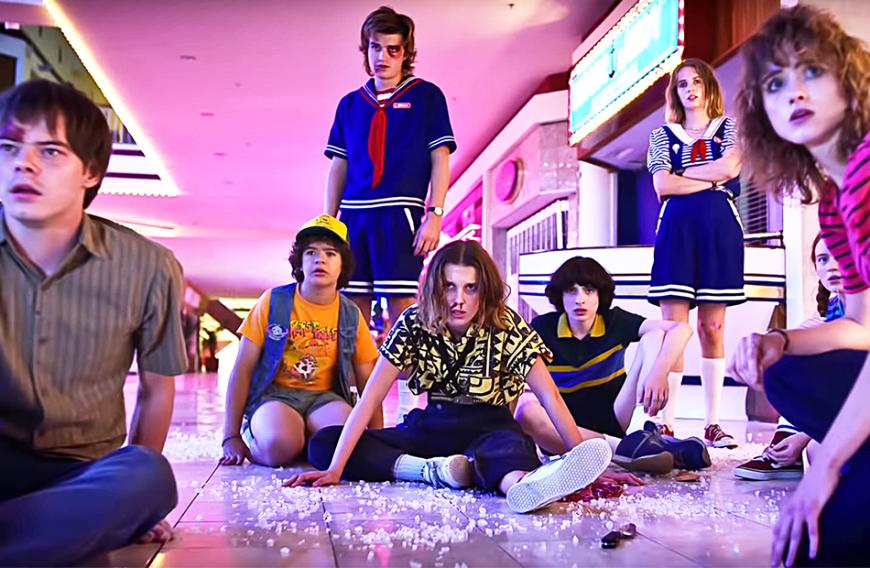 Neben den coolen Looks von Protagonistin Eleven haben wir noch weitere Outfits entdeckt, die sich hervorragend als Verkleidung eigenen. Wie wäre es zum Beispiel mit der Arbeitskleidung von Robin und Steve?