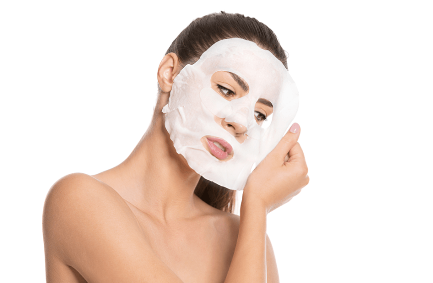 Tuchmasken sind der absolute Beauty-Booster für Frauen ab 40. Falten haben so garantiert keine Chance!