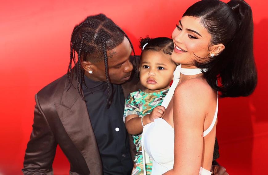 Bei Travis Scott und Kylie Jenner schien die Stimmung im August dieses Jahres noch gut zu sein - ein paar Wochen nach diesem Auftritt trennte sich das Paar.