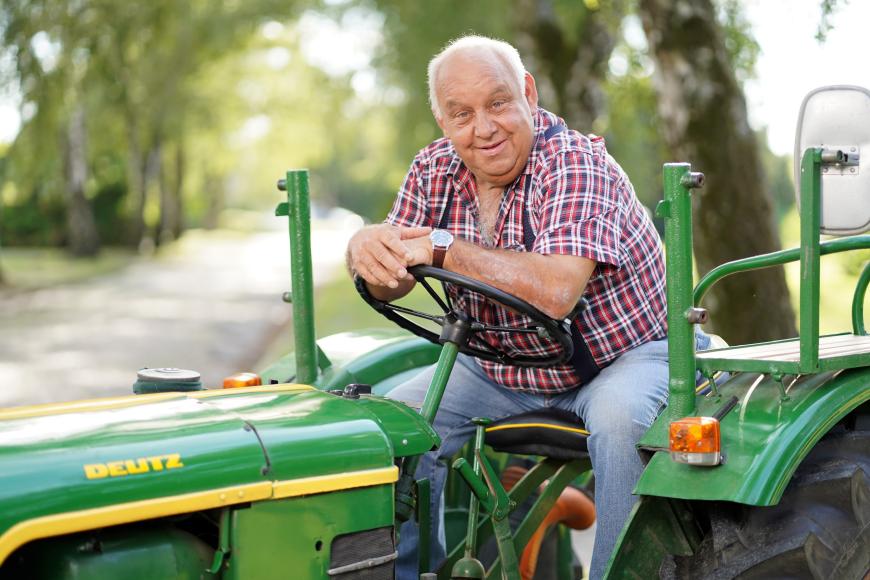 Gut geht es dem 63-Jährigen vor allem dann, wenn er in der Natur ist oder auf seinem Traktor sitzt.