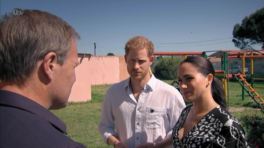 Harry und Meghan sorgten mit Interviews auf ihrer Afrika-Reise für ein Erdbeben im britischen Königshaus.