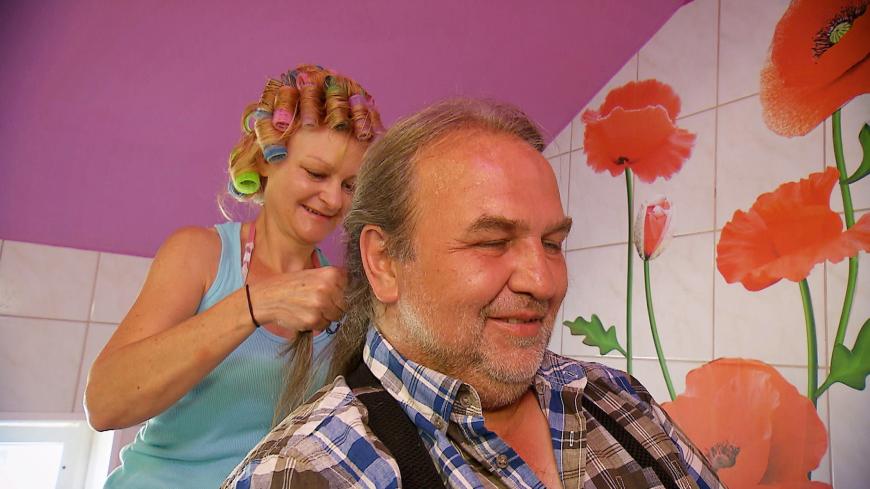 Dabei hatte Sven zunächst so einiges mitgemacht, um Anke zu gefallen: sogar ein Umstyling mit Zopfpflechten.