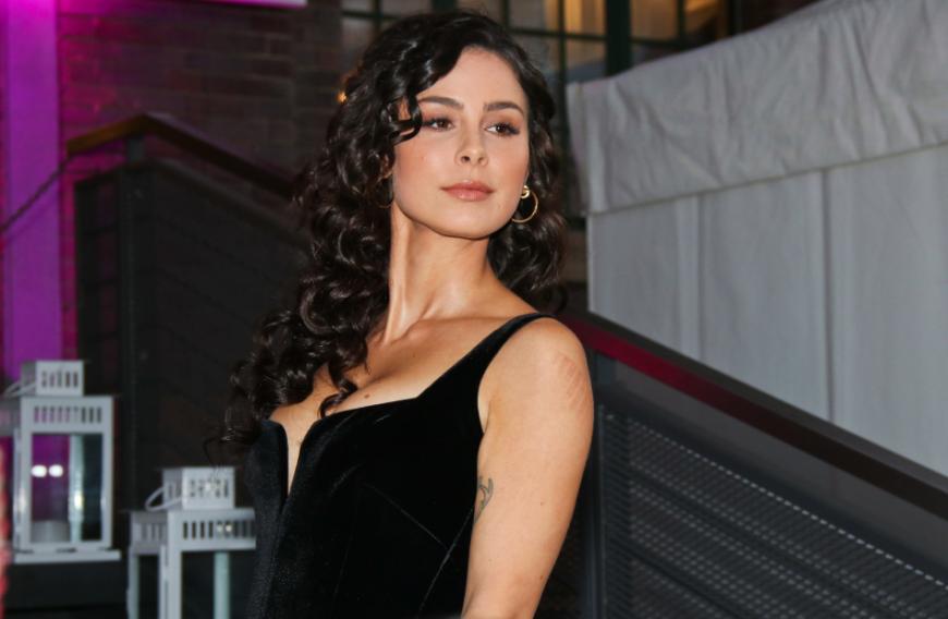 Nun legt die Beauty offen, was wirklich hinter den Schlagzeilen steckt.