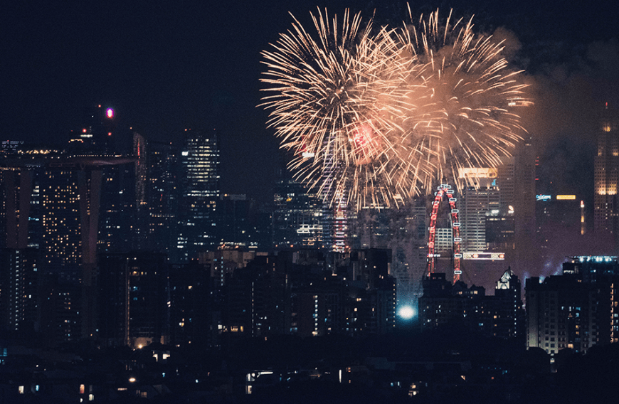 Weihnachten und Silvester nähern sich mit Riesenschritten - warum also nicht einmal wie die Stars den Jahreswechsel feiern?