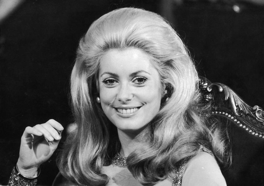 Seit 1964 gehört die Schauspielerin zu den Stars in Frankreich und wurde sogar 1968 vom US-Magazin “Look“ als “Schönste Frau der Welt“ gekürt.