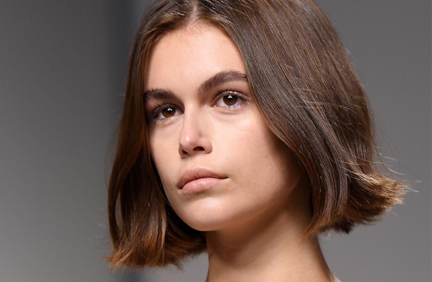 Supermodel Kaia Gerber setzt nicht nur Fashion-Trends, auch mit ihrer Bob-Frisur liegt die 18-Jährige genau richtig.