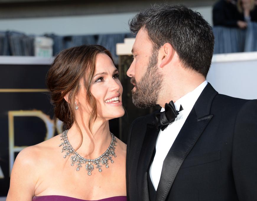 Nachdem zuvor bereits Beziehungen zu Gwyneth Paltrow und Jennifer Lopez gescheitert waren, ging 2015 auch die Ehe mit Jennifer Garner nach zehn Jahren in die Brüche.