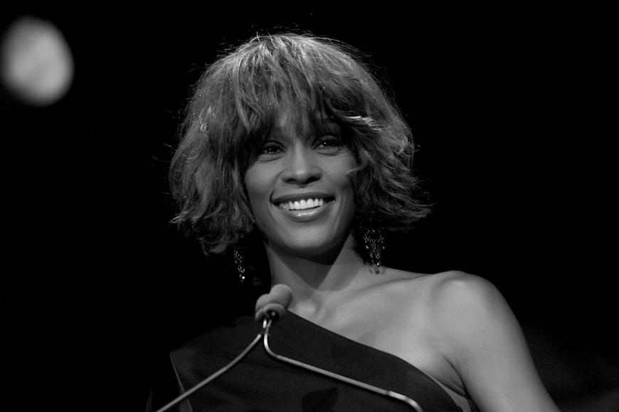 Führte Whitney Houston eine heimliche Beziehung zu einer Frau?