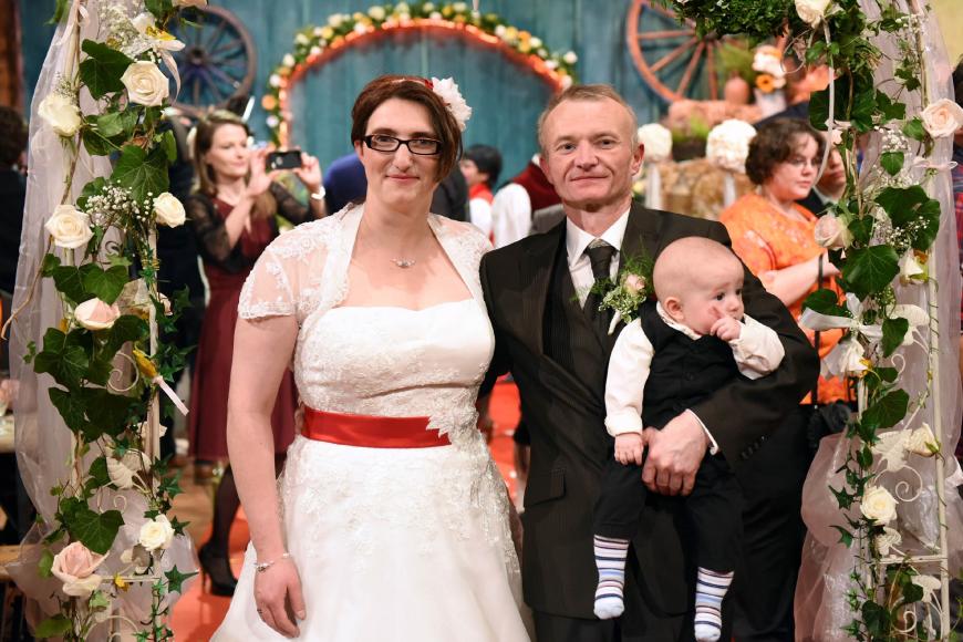 2014: Jürgen und Tanja
Das frisch vermählte Brautpaar Jürgen und Tanja mit ihrem Sohn Tim.