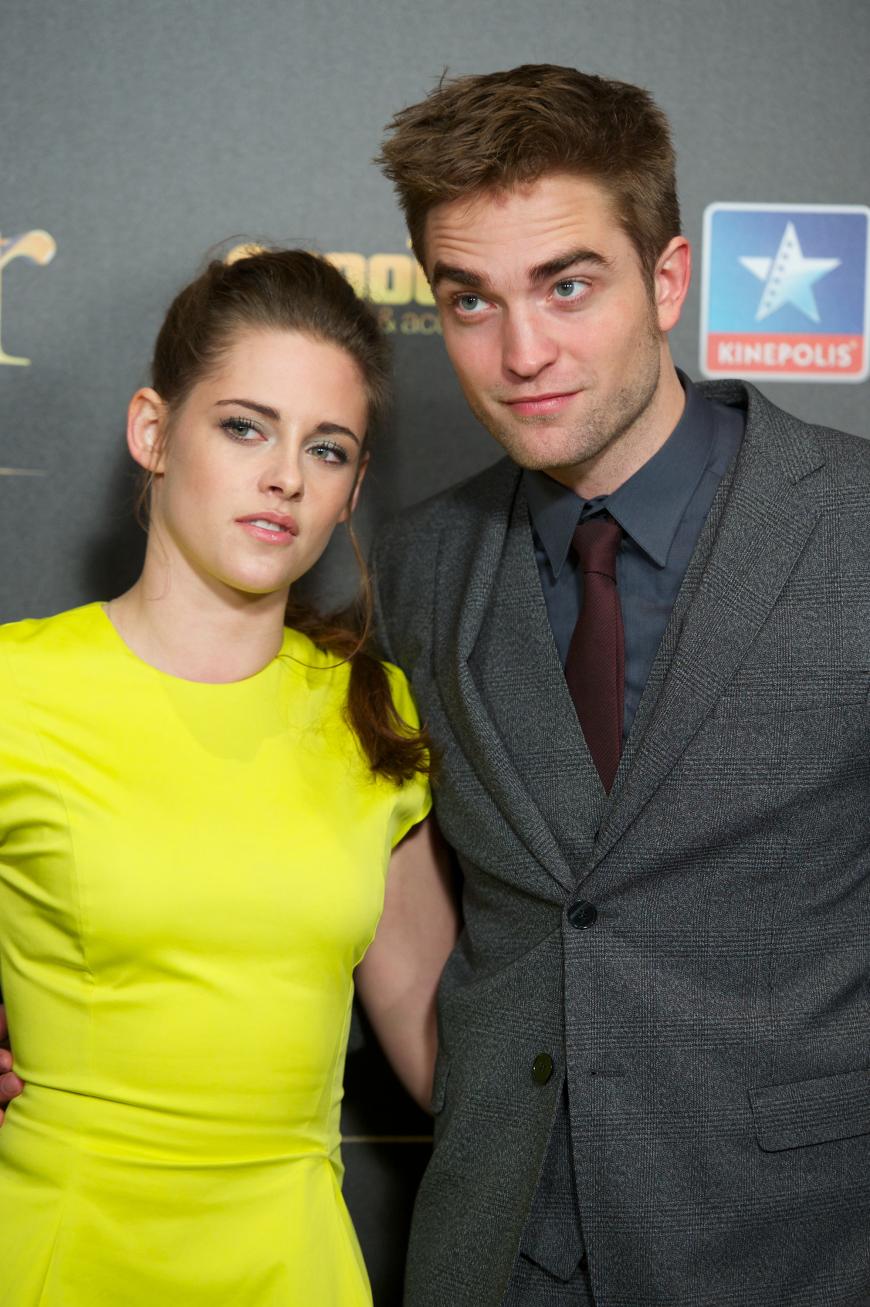 Die Schauspielerin bricht unter anderem ihr Schweigen über das Beziehungs-Drama mit Ex Robert Pattinson.