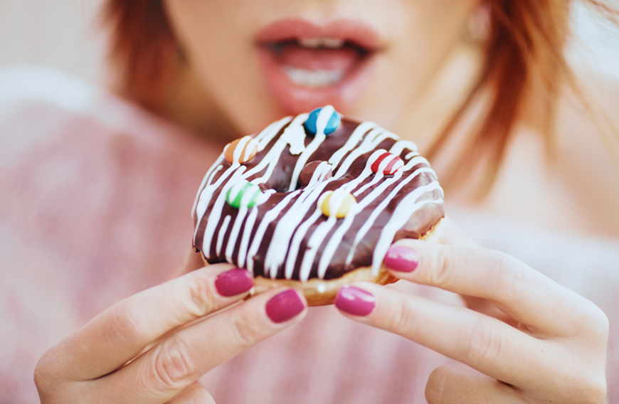 So ein Donut ist echt zum Anbeißen. Vor allem bei Heißhungerattacken ist das Fettgebäck verlockend. Schluss damit!