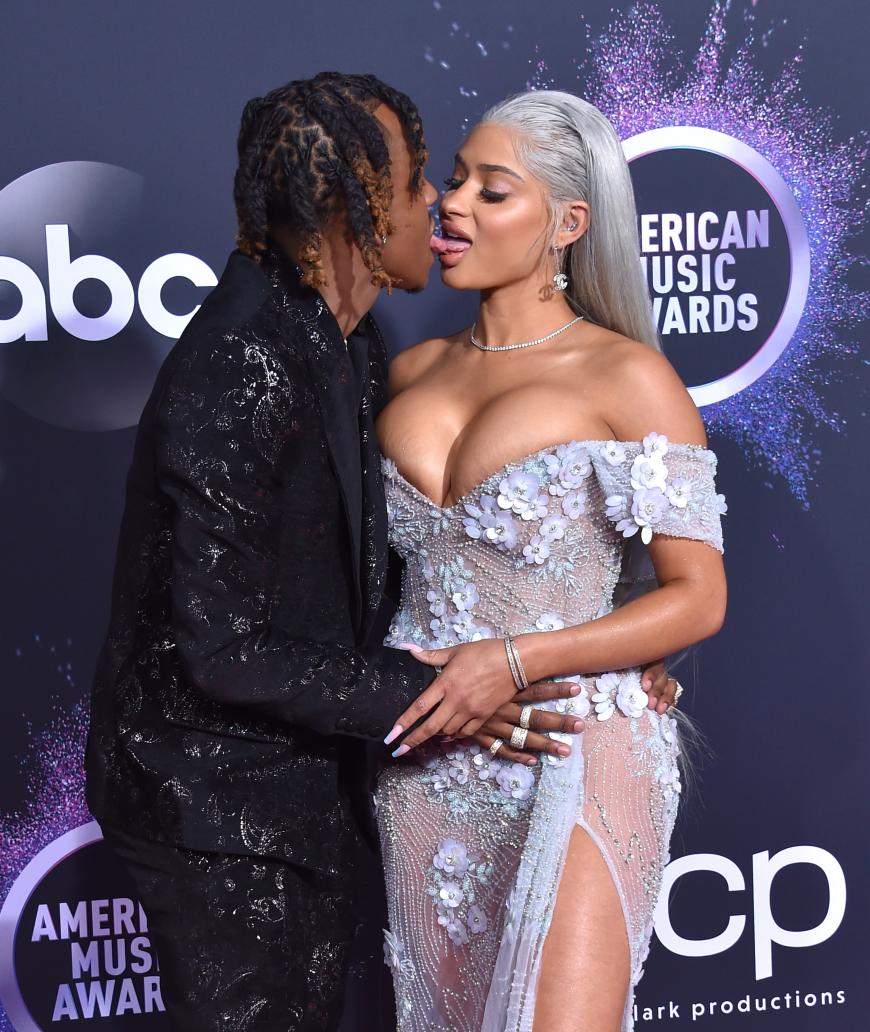Rapper Rich The Kid und Tori Brixx lenkten jedoch mit ihren Zungespielen von ihren Glitzer-Stylings ab ... Schade!