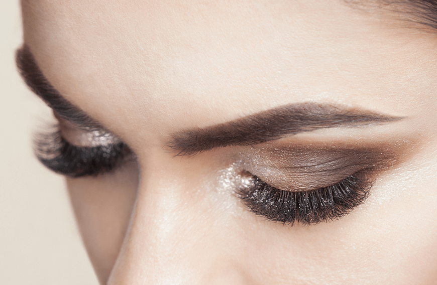 Einmal endlos lange Wimpern, bitte! Mit Wimpernseren ist das möglich. Und das Beste: Zwei Topseller sind aktuell stark reduziert ... 