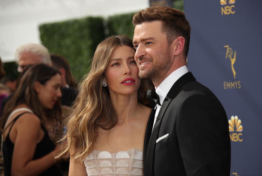 Jessica Biel soll wegen der Schlagzeilen, ihr Justin sei ihr mit Olivia Munn und Mila Kunis untreu gewesen, eine Treueklausel in den Ehevertrag eingebracht haben. Werden jetzt 500.000 Dollar Strafe fällig für den Ex-Boygroup-Star?