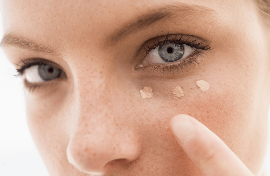 Bye, bye Augenringe! Mit diesem Concealer zauberst du dir im Nu einen wachen Blick!