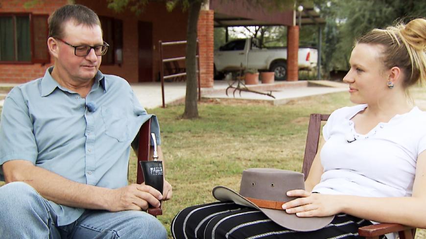 RUDI (49) & CHRISTINA (31): GETRENNT!
Es ist sein erster Besuch in Deutschland: Rinderzüchter Rudi aus Paraguay ist extra die weite Reise angetreten, um Inka Bause und die anderen Landwirte kennenzulernen. Doch wie ging es zwischen ihm Christina nach der Hofwoche weiter?