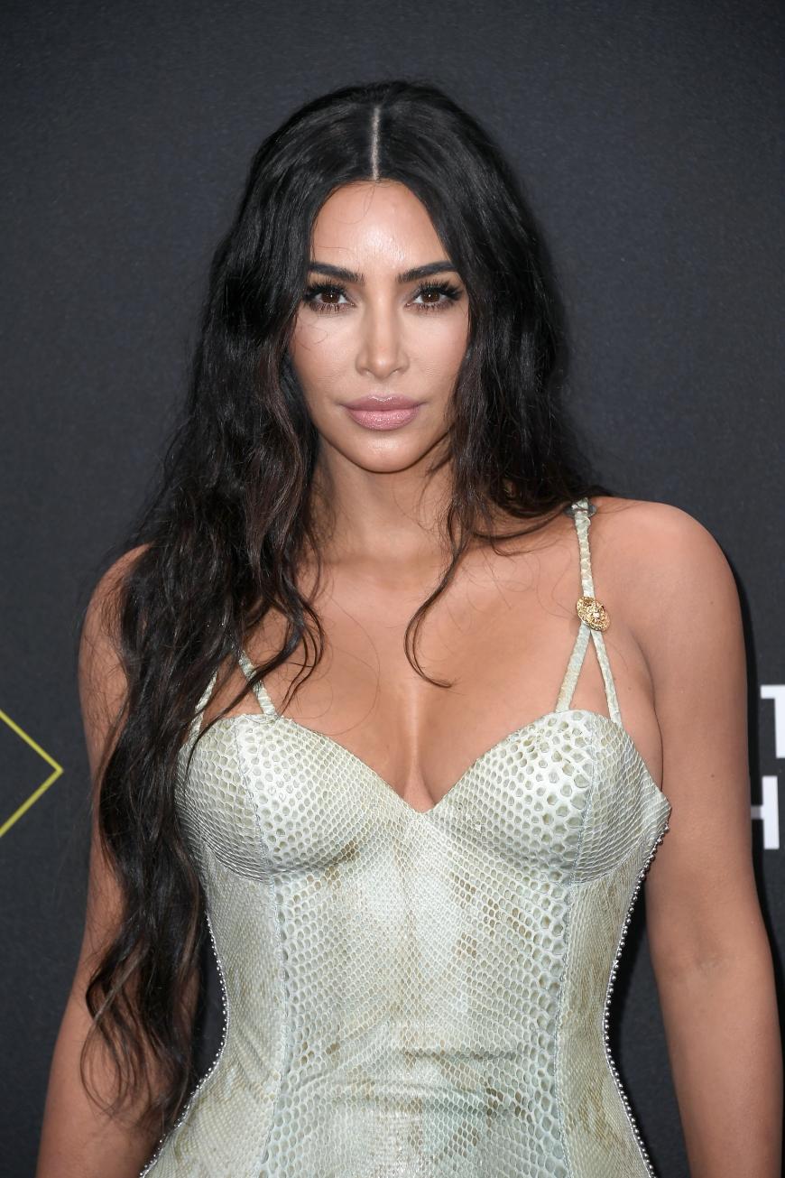 Kim Kardashians Beauty-Doc packt jetzt über ihre Eingriffe aus.