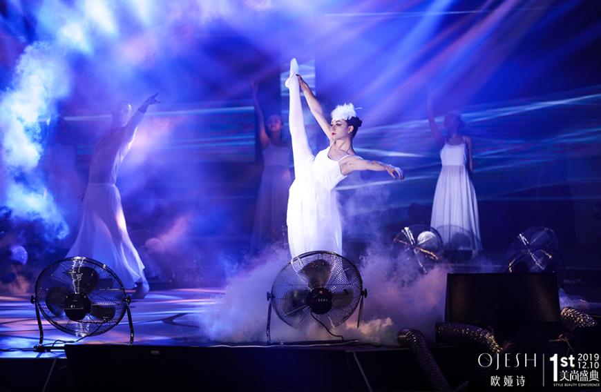 Diverse Showacts heizten den Gästen ordentlich ein.