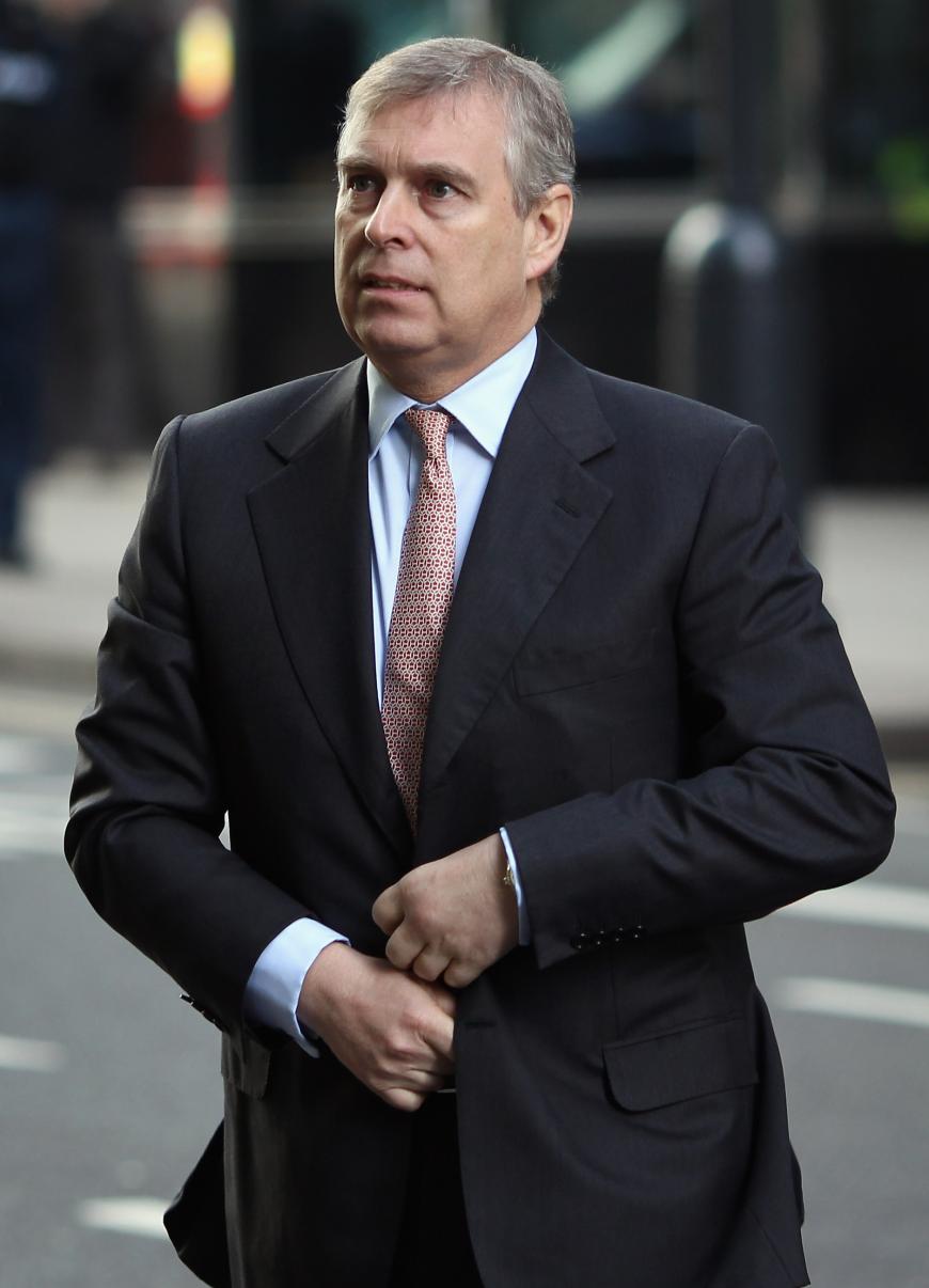 Prinz Andrew soll während seiner Freudschaft mit dem Pädophilen Jeffrey Epstein Sex mit einer Minderjährigen gehabt haben.