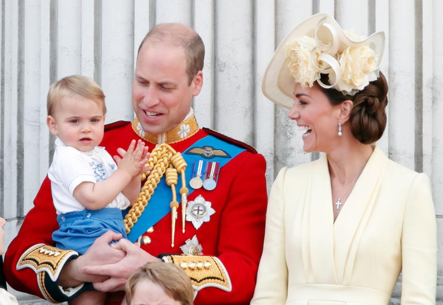Der kleine Louis hat den Schalk im Nacken. Seinen Eltern William und Kate zaubert er regelmäßig ein Lachen ins Gesicht.