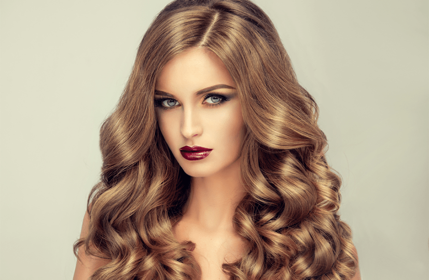 Wow, das ist mal voluminöses Haar! Wir haben ein Shampoo entdeckt, mit dem der Platt-Look der Vergangenheit angehören soll.