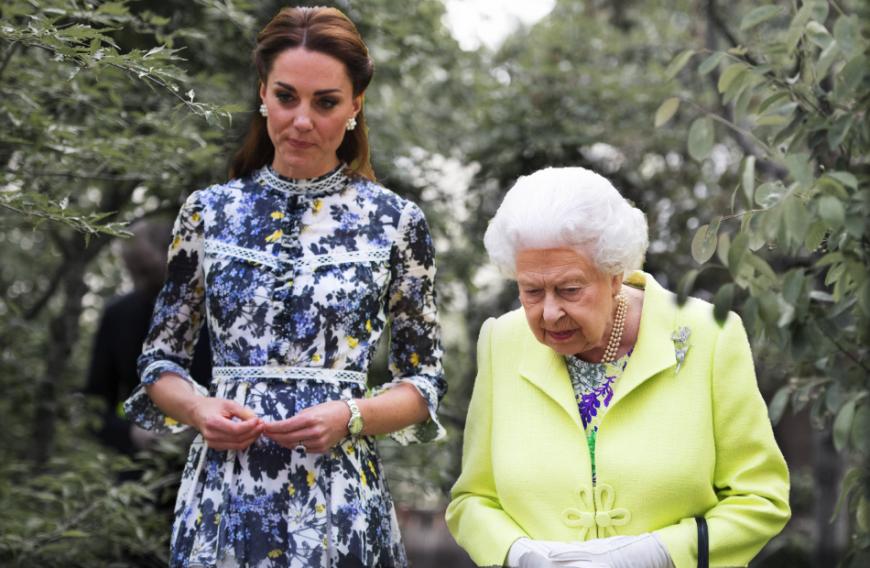 Vorzeige-Schwiegertochter Kate steht der Queen in schweren Zeit bei: Auf die Ehefrau von Prinz William sei immer Verlass.