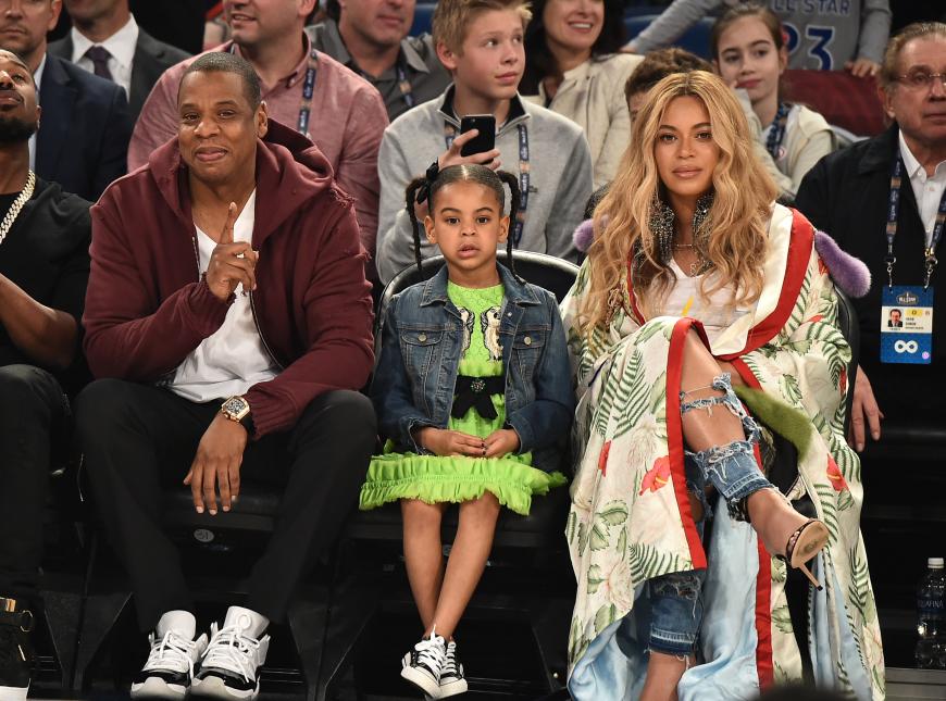 Mittlerweile hat die Sängerin zusammen mit Rapper Jay-Z drei Kinder: Blue Ivy (m.) und die Zwillinge Rumy und Sir.