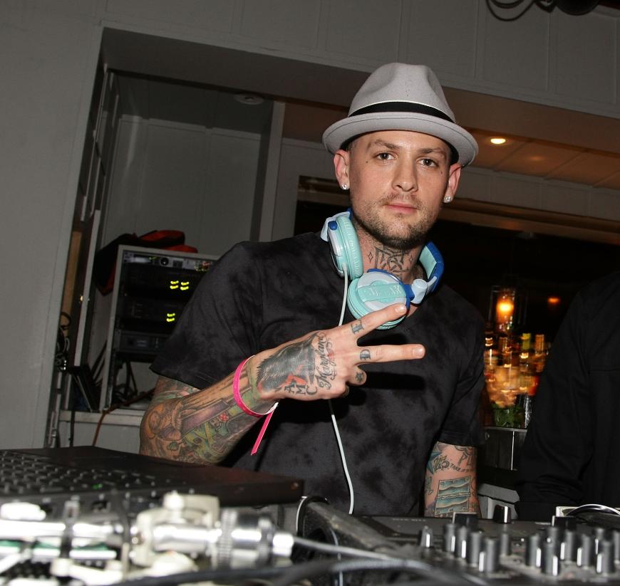 Ehemann Benji Madden ist Musiker, DJ und Background-Sänger der Band Good Charlotte.