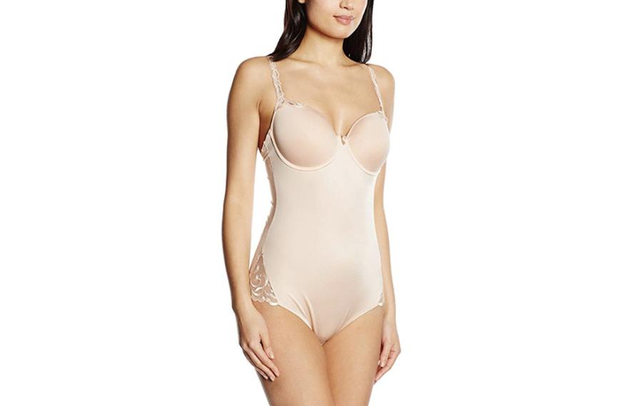 Die goldene Mitte! Bodys sind ideal für kurze Kleider oder taillierte Anzüge. Diese Modelle bringen deine Kurven absolut zur Geltung. Und das Beste: Viele Shaping-Einteiler haben sogar eingearbeitete Cups. So auch das Exemplar von Triumph, das du ab ca. 25 Euro shoppen kannst.
