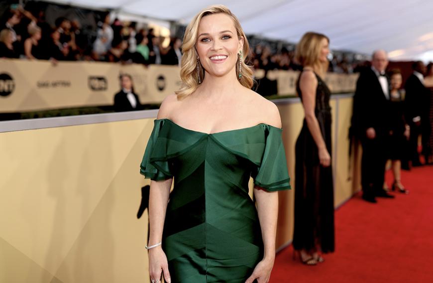Reese Witherspoon zeigt ihren Traumkurven gerne in figurbetonten Kleidern.