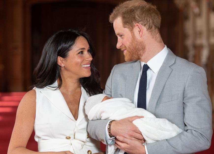 Mit Sohn Archie will das Paar künftig in England und Kanada leben und finanziell unabhängig von der Krone sein.