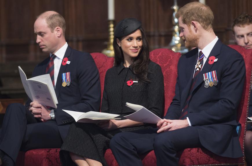 Das Verhältnis der royalen Brüder soll angespannt sein und das vor allem wegen Herzogin Meghan, die einen Keil zwischen die zwei getrieben haben soll.