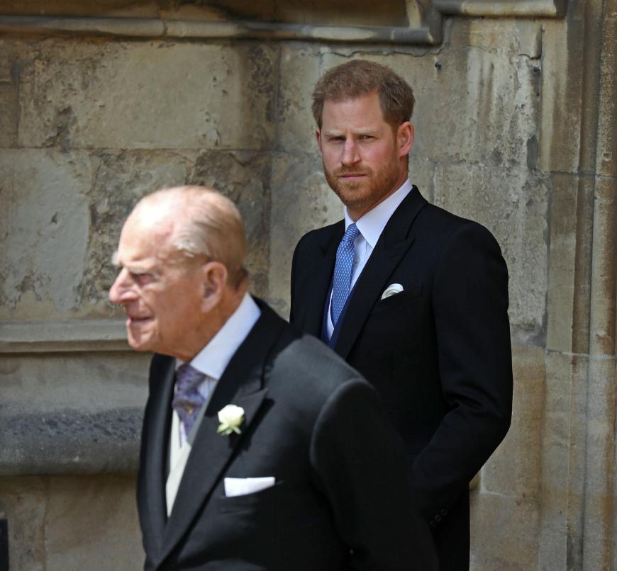 Wollte der 98-Jährige um jeden Preis verhindern, Harry über den Weg zu laufen? Womöglich wäre dem Herzog von Edinburgh der Kragen geplatzt ...