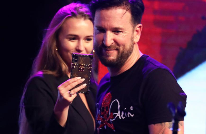 Eine 22-Jährige behauptet nun, dass der Wendler sie ebenfalls nach einem Konzert angesprochen habe.