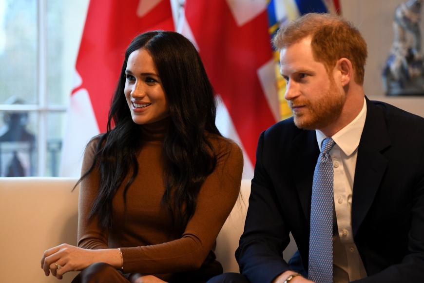 Herzogin Meghan und Prinz Harry haben sich entschieden, von ihren royalen Pflichten zurückzutreten. Dafür ernteten sie einen Shitstorm.
