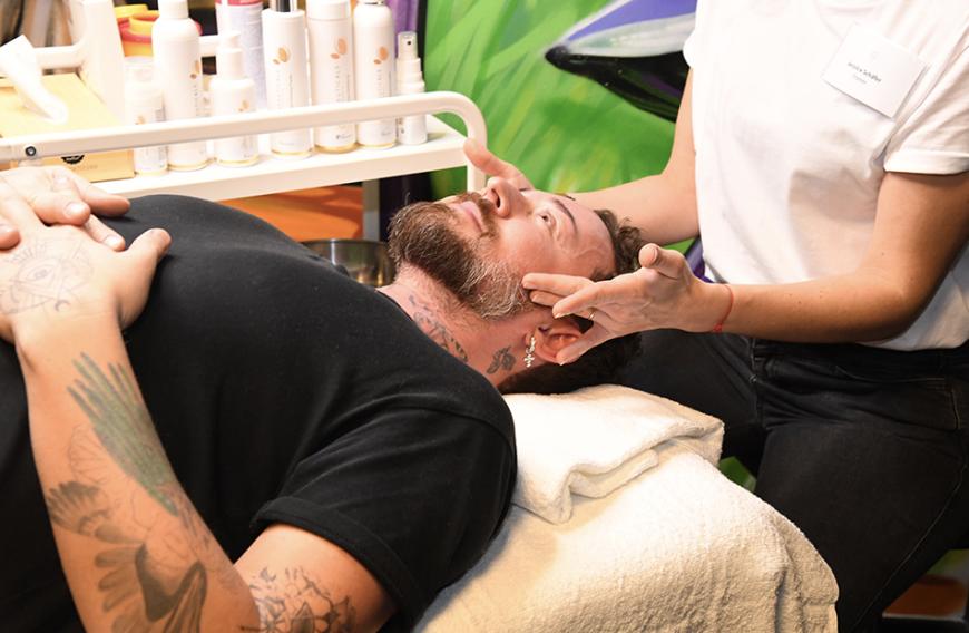 Marcel Ostertag (40): Das Treatment von BioRePeel sorgte beim Modedesigner für feine und rosige Haut.