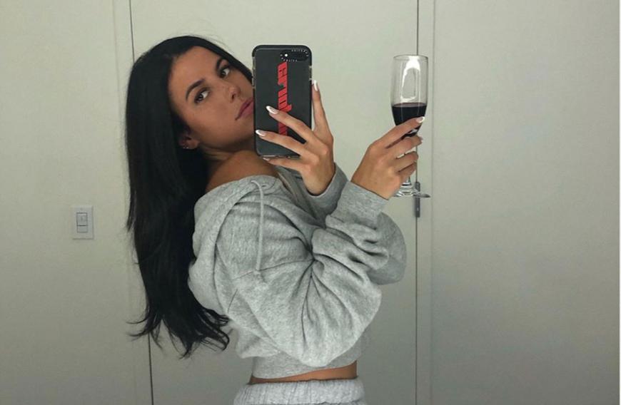 ... denn ihre Langzeit-Assistentin Victoria Villarroel hat gekündigt, um Influencerin zu werden!