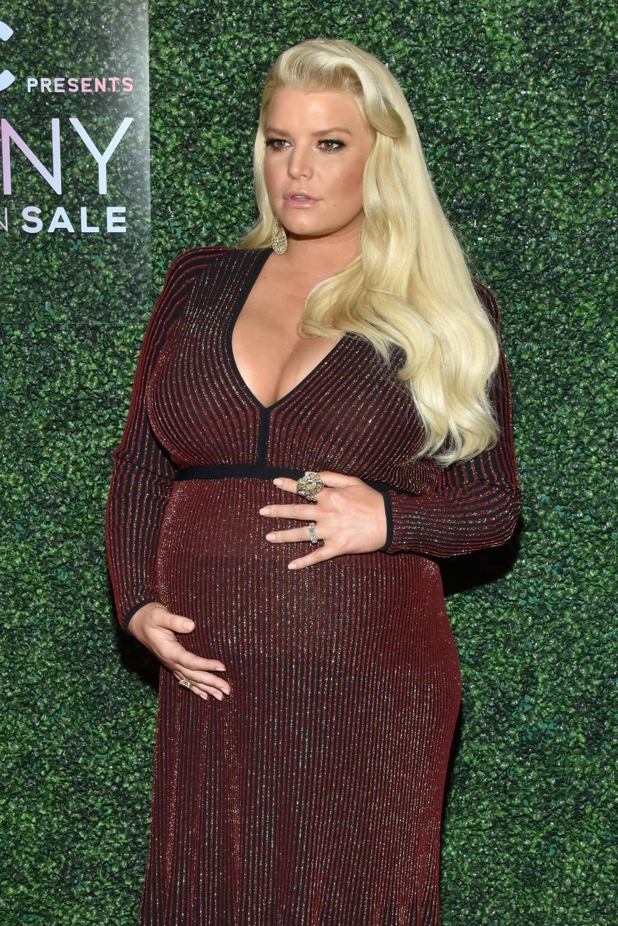 Jessica Simpson verarbeitet in ihren Memoiren ihren schockierenden Alkohol- und Drogenmissbrauch aus früheren Jahren.